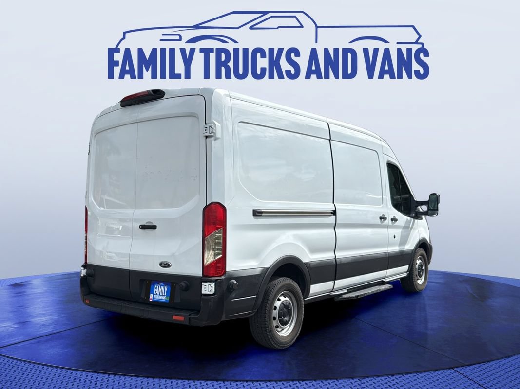 Used 2018 Ford Transit 250 148 Medium Roof RWD image 5