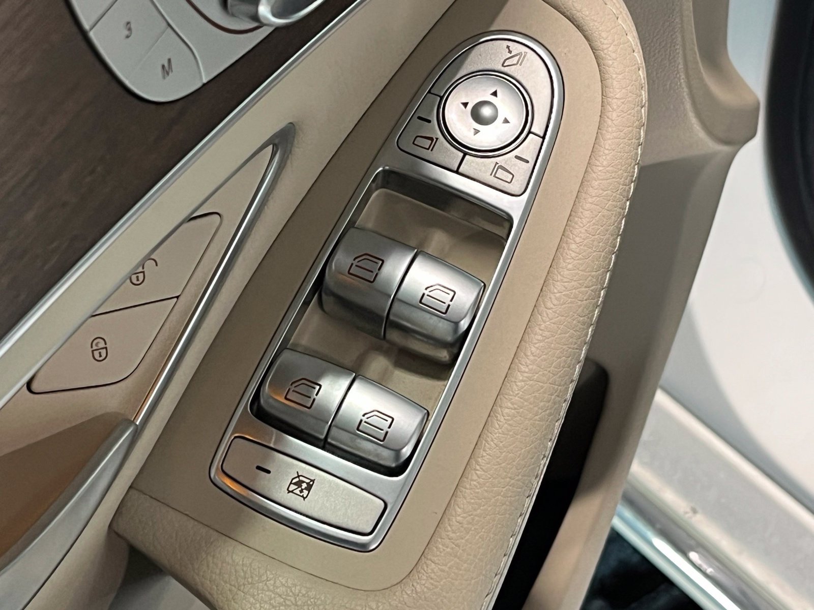 Used 2020 Mercedes-Benz C 300 4MATIC Sedan image 33