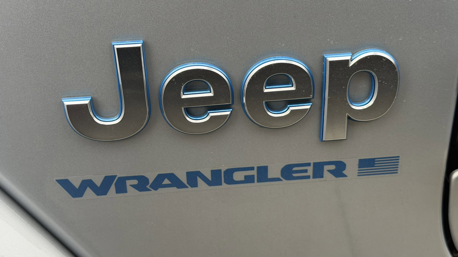 Used 2023 Jeep Wrangler Unlimited Sahara w/ Cold Weather Group AWD/4WD image 8