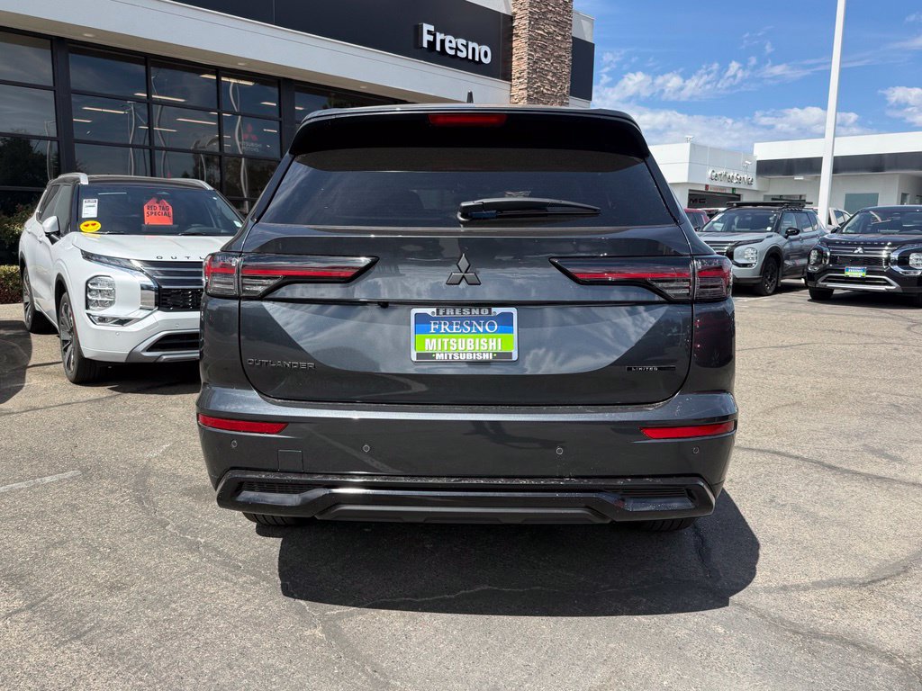 New 2026 Mitsubishi Outlander LE FWD image 9