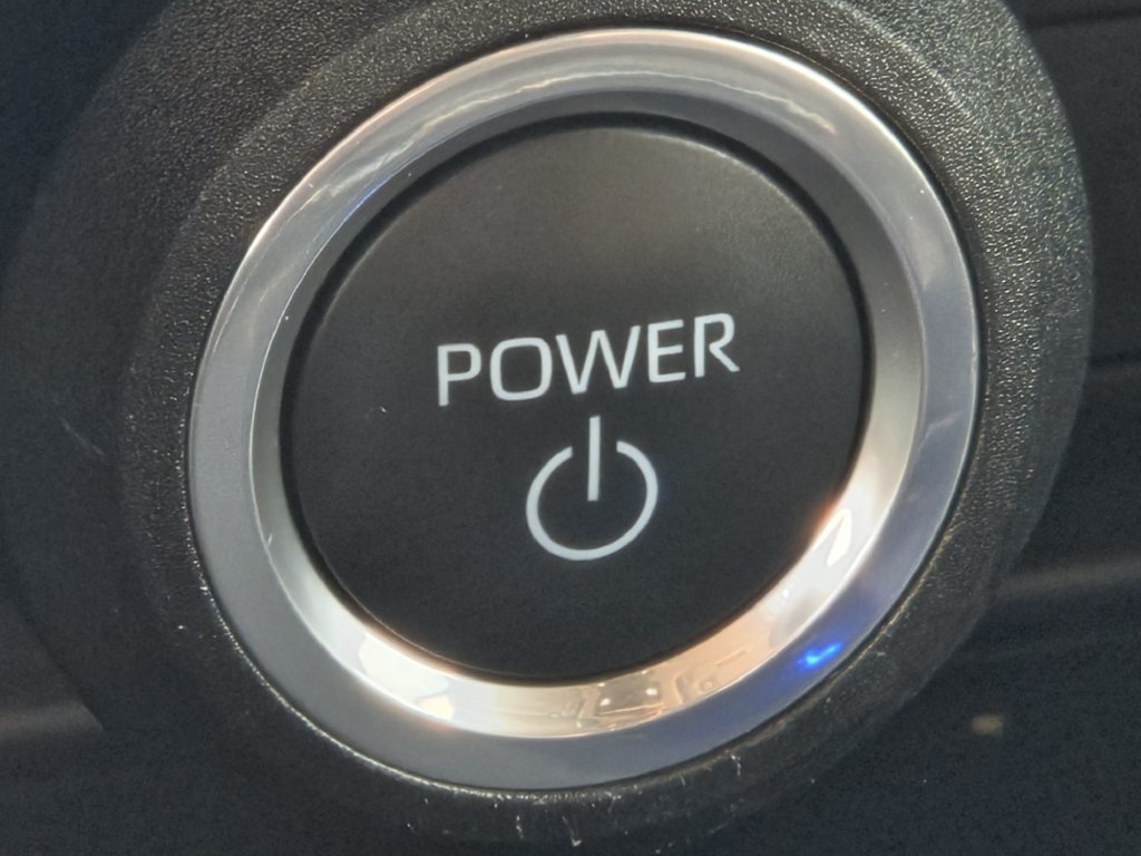 Used 2023 Toyota Venza LE AWD/4WD image 21