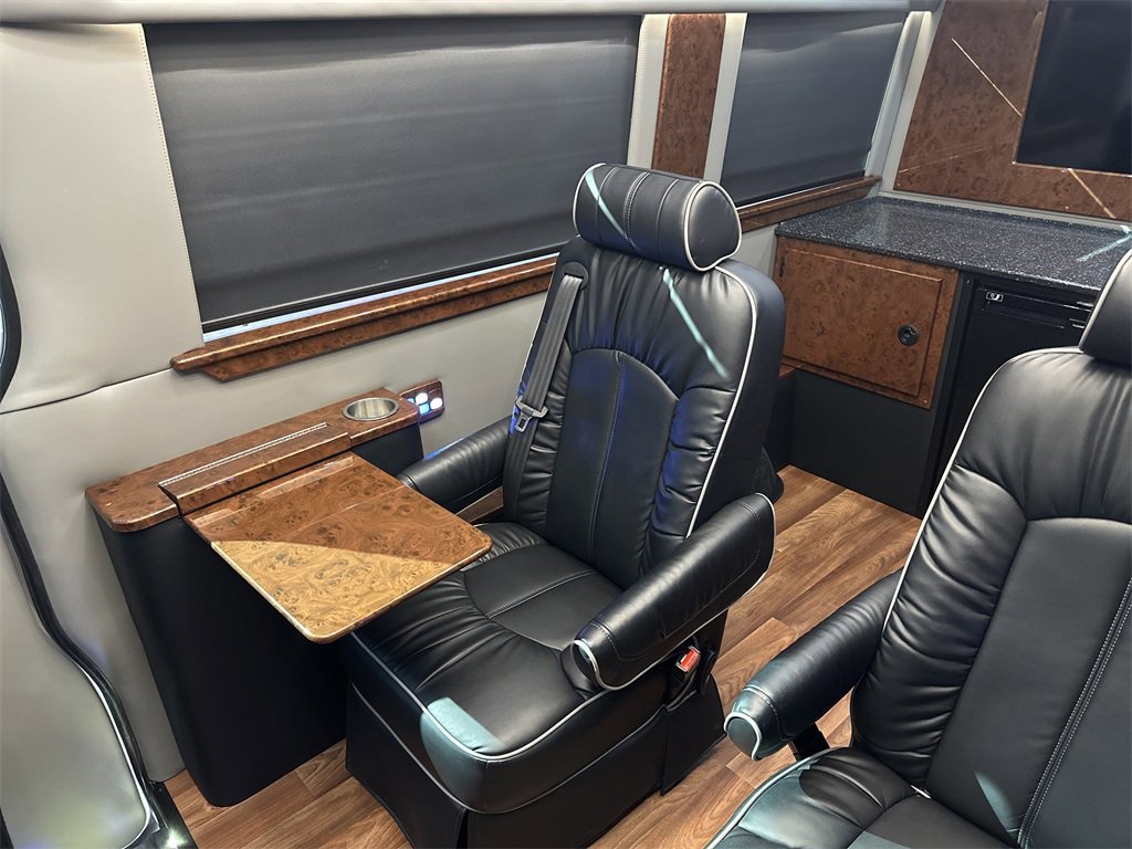 Used 2017 Mercedes-Benz Sprinter 2500 image 21