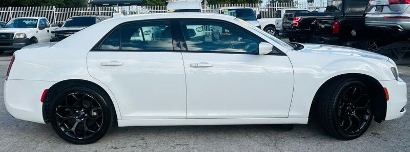Used 2019 Chrysler 300 S image 6