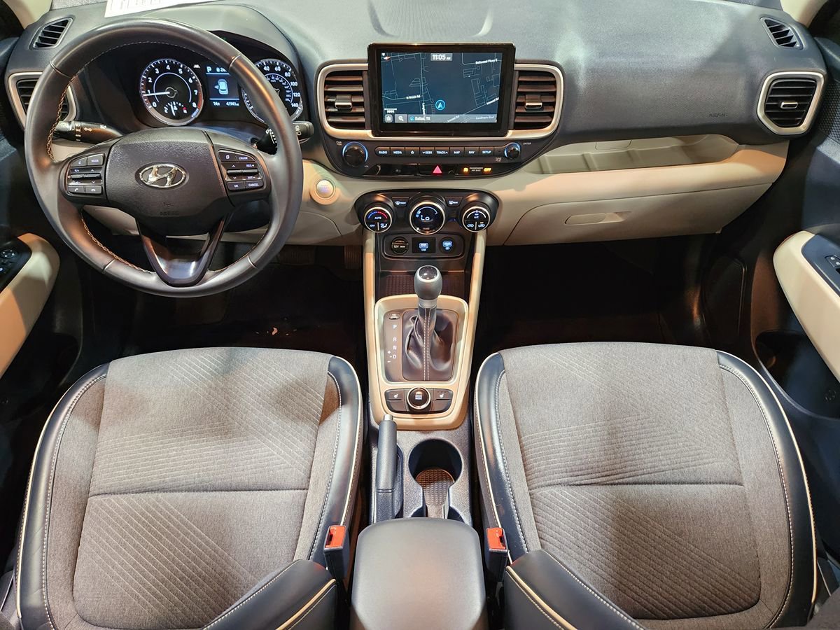 Used 2021 Hyundai Venue FWD image 44