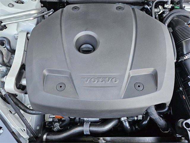 Used 2025 Volvo XC60 T8 Core w/ Climate Package image 33