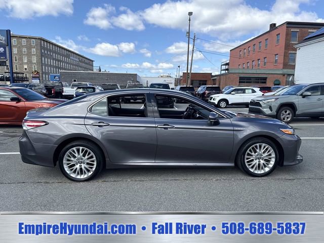 Used 2020 Toyota Camry XLE w/ Sunroof Package FWD image 3
