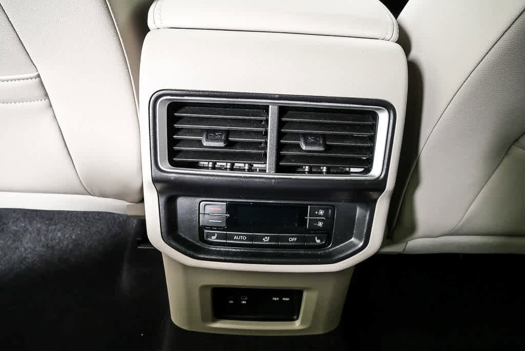 Certified 2025 Volkswagen Atlas SEL Premium R-Line image 21