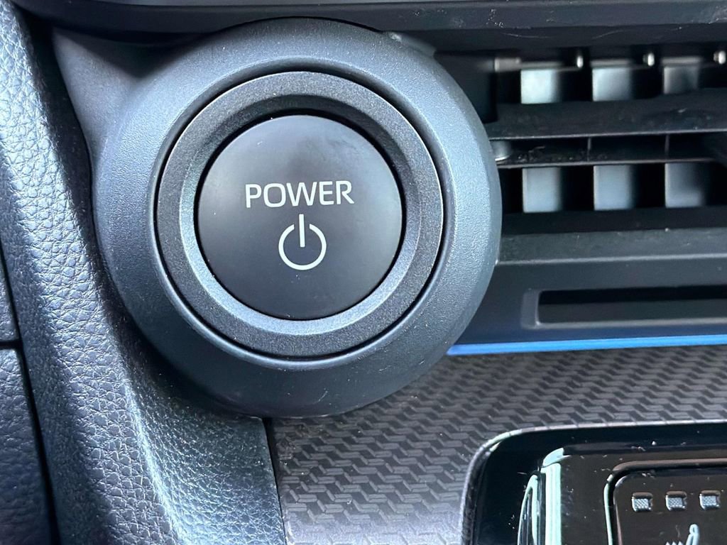 Used 2025 Toyota Prius XLE image 18