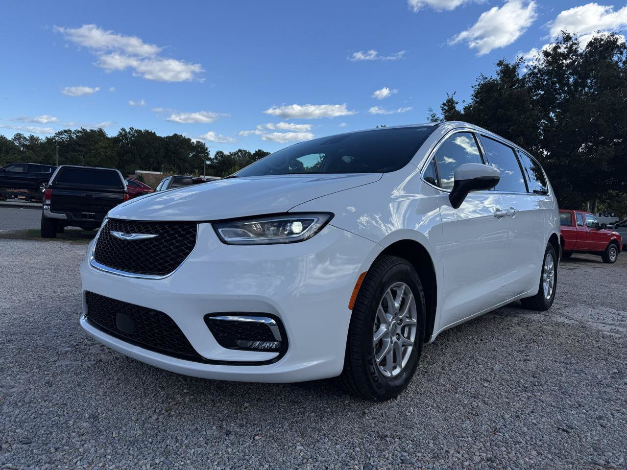 Used 2023 Chrysler Pacifica Touring-L