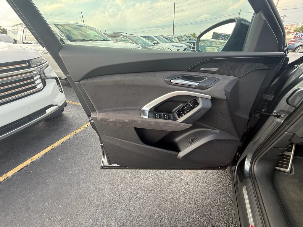 Used 2025 Audi SQ5 Premium Plus AWD/4WD image 11