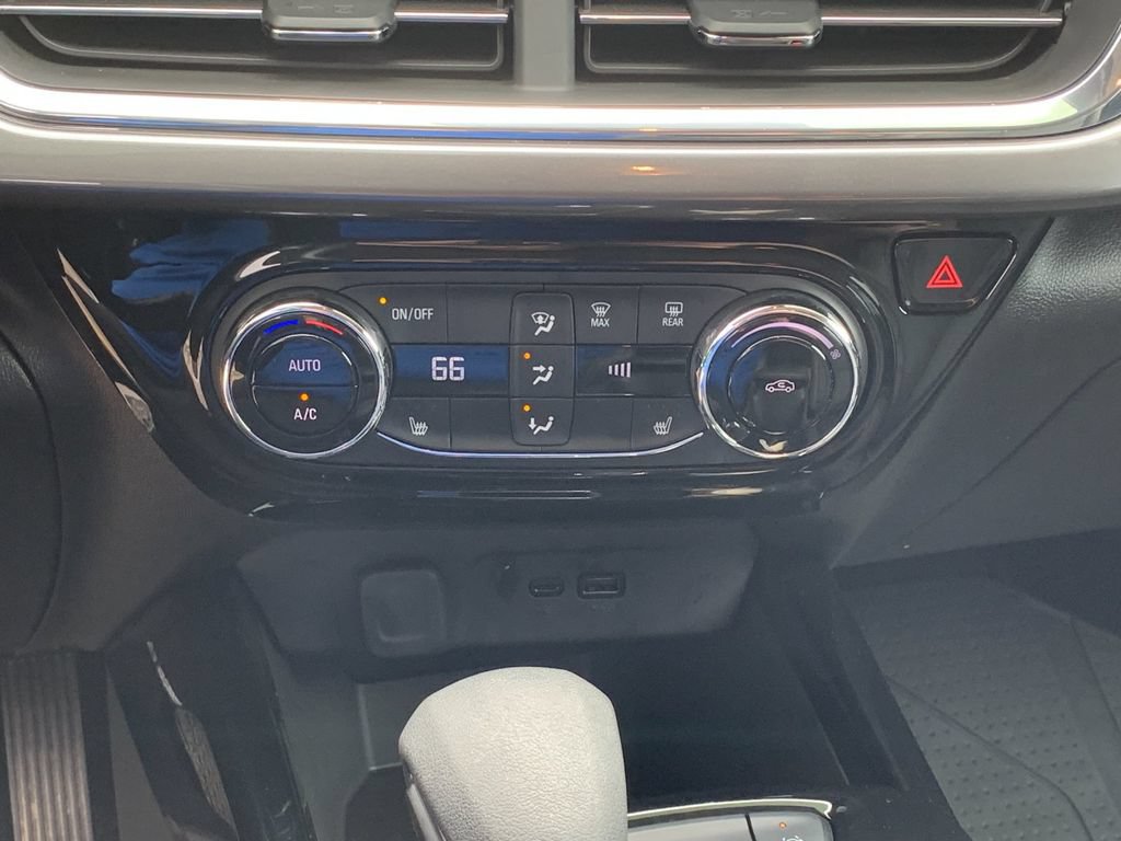 Used 2024 Chevrolet Trax ACTIV FWD image 25