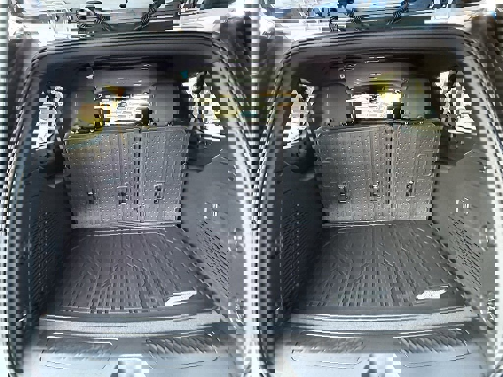 New 2026 Chevrolet Suburban LT w/ LPO, Dark Essentials Package image 40