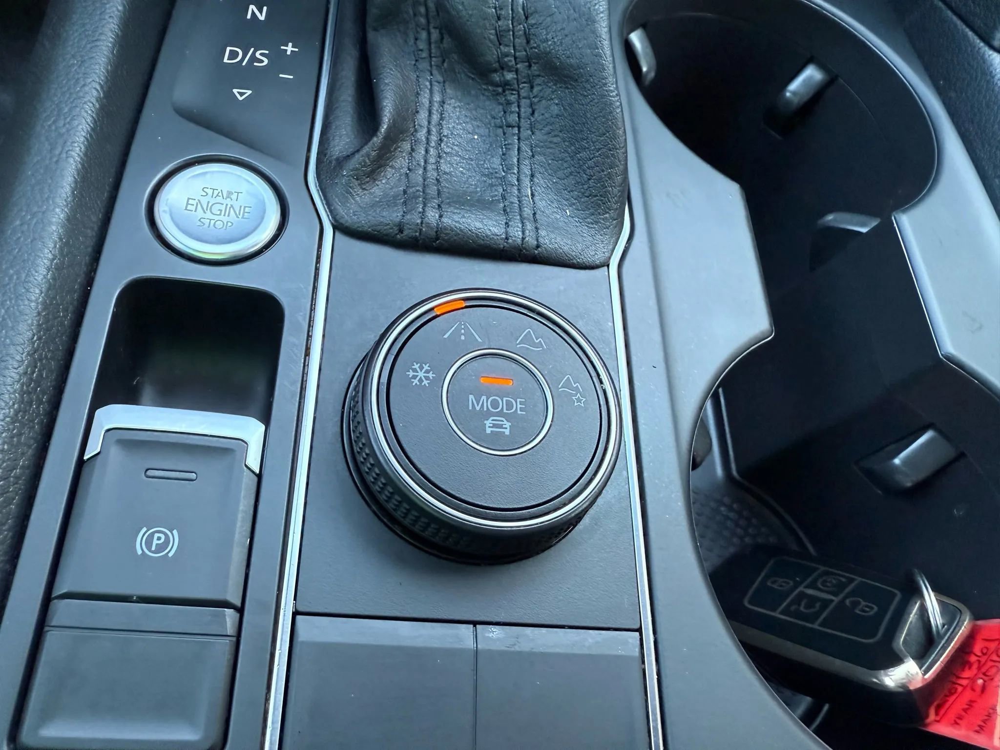 Used 2019 Volkswagen Atlas SE w/ Panoramic Sunroof Package image 23