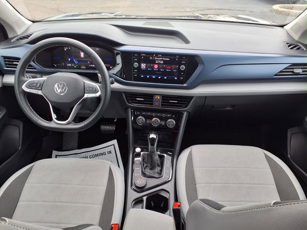 Certified 2024 Volkswagen Taos SE image 9