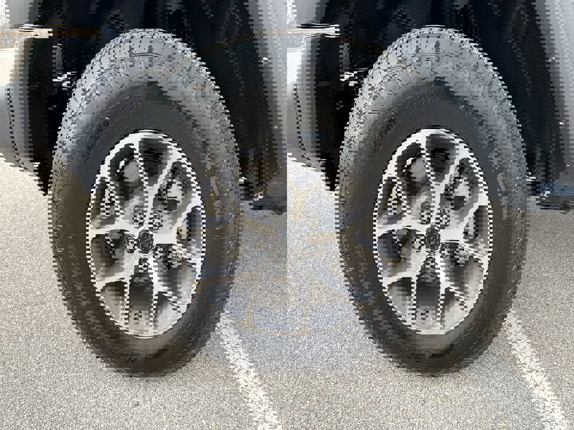 Used 2025 Jeep Wrangler Sport S image 19