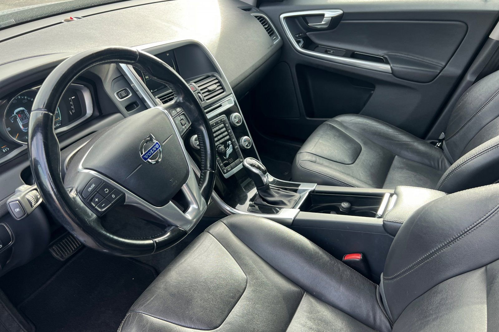 Used 2015 Volvo XC60 T5 image 7