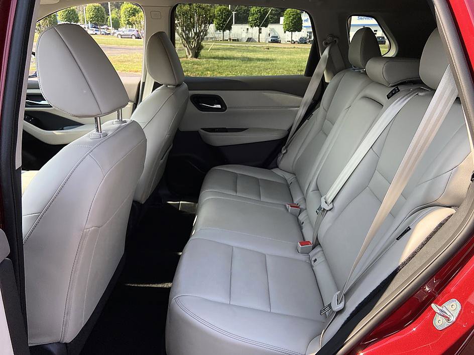 Certified 2023 Nissan Rogue SL AWD/4WD image 12