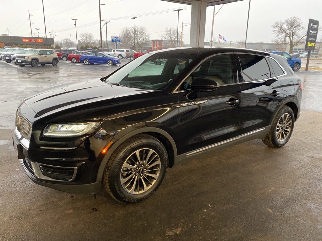 Used 2019 Lincoln Nautilus Select image 2