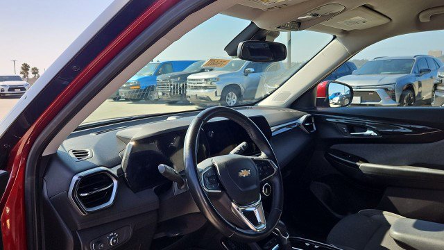 Used 2024 Chevrolet TrailBlazer LT w/ Convenience Package FWD image 10