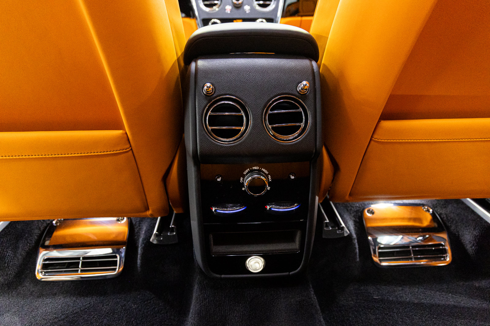 Certified 2024 Rolls-Royce Cullinan AWD/4WD image 53