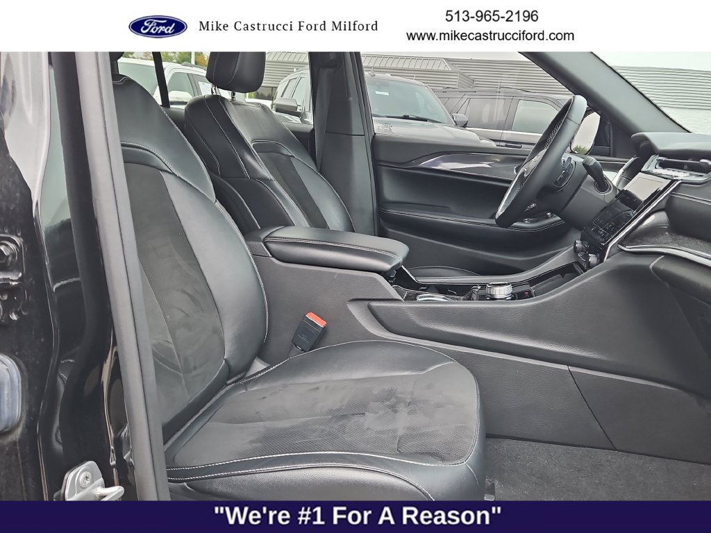 Used 2022 Jeep Grand Cherokee Altitude AWD/4WD image 28