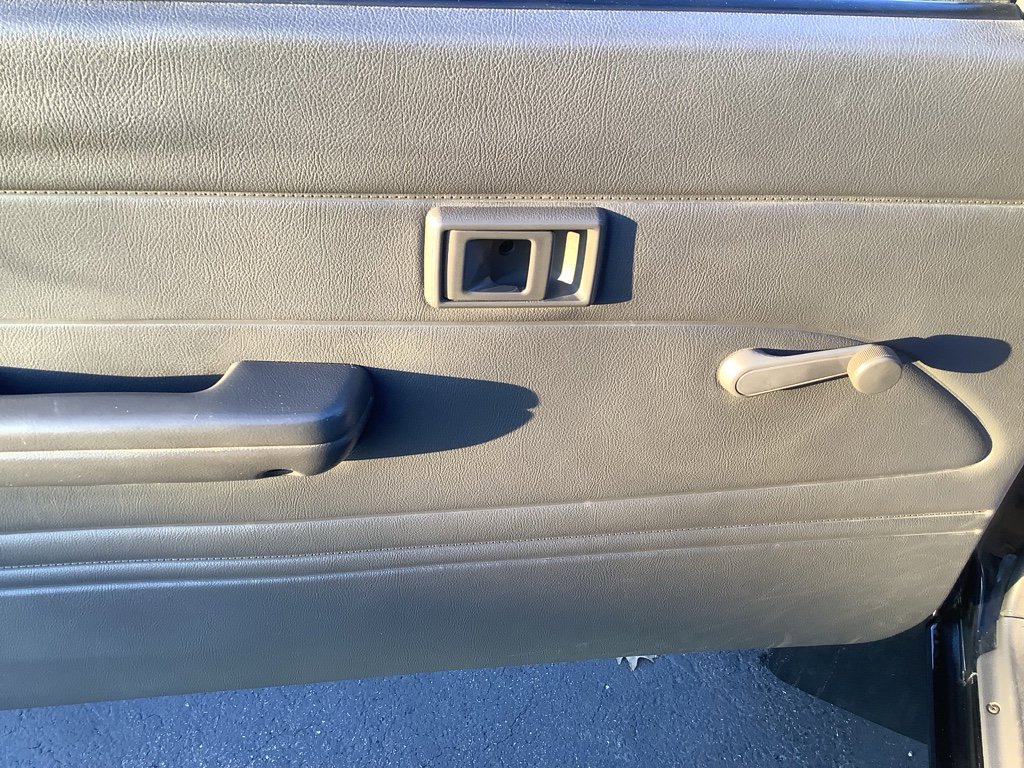 Used 1989 Toyota Pickup Deluxe image 13