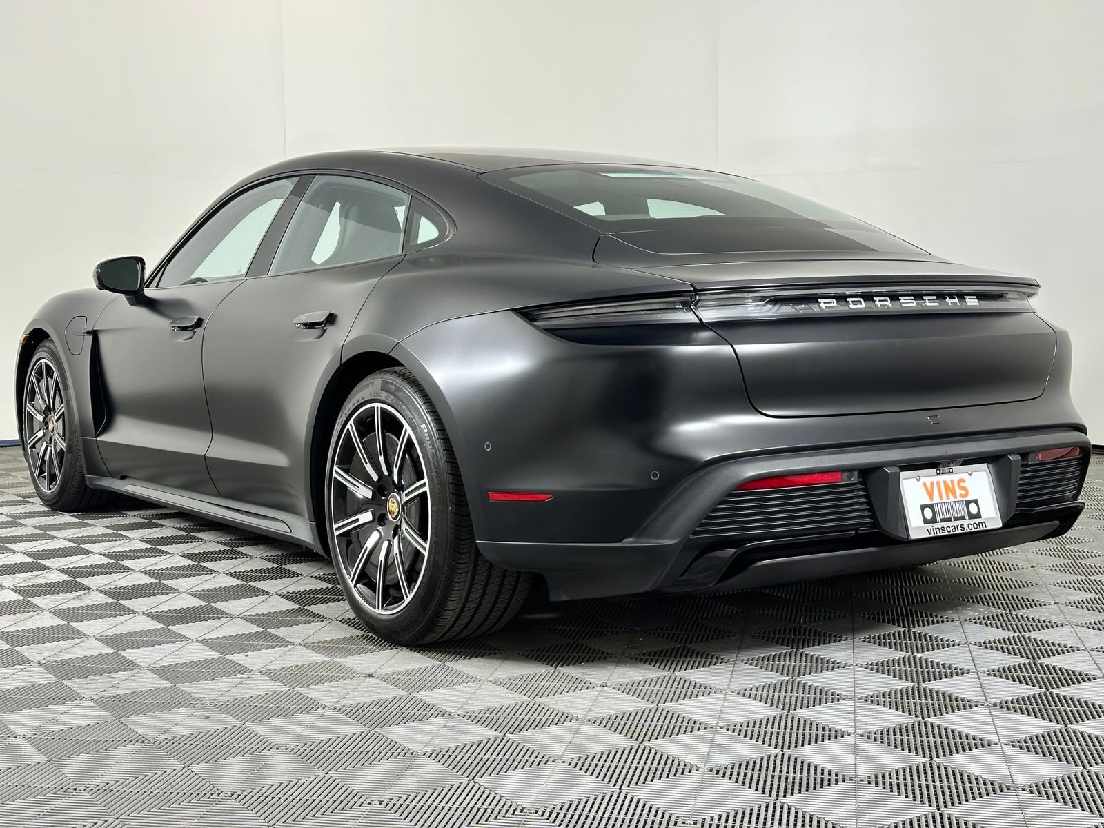 Used 2020 Porsche Taycan Turbo AWD/4WD image 37