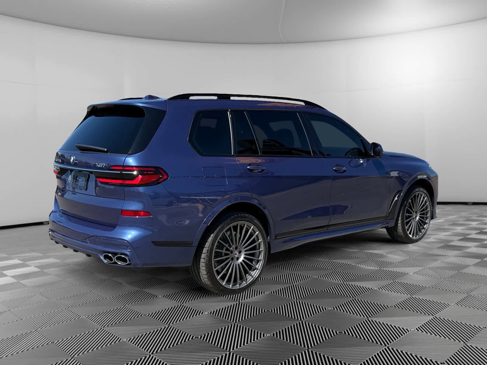 Used 2024 BMW ALPINA XB7 AWD/4WD image 5