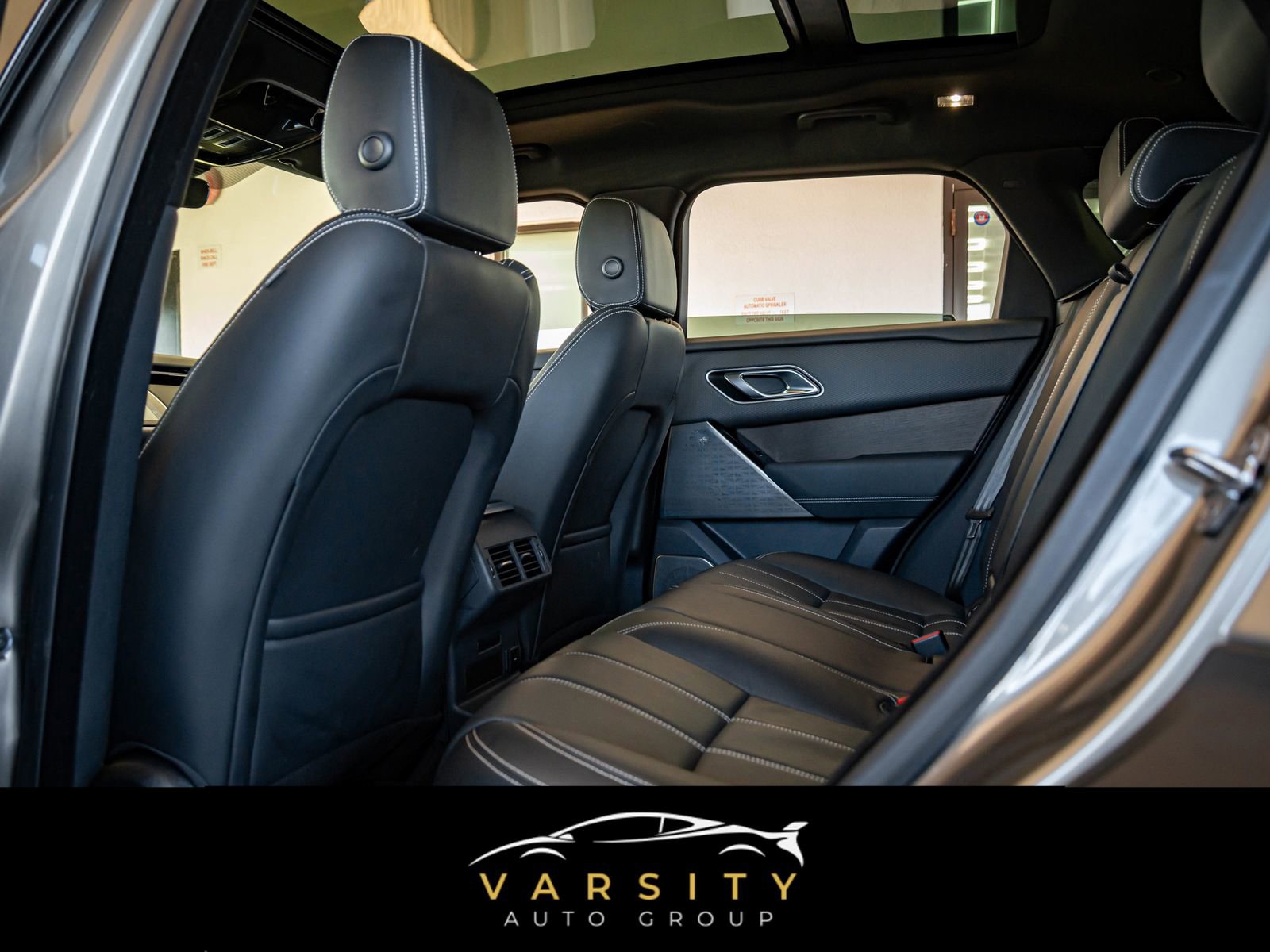 Used 2022 Land Rover Range Rover Velar R-Dynamic S image 14