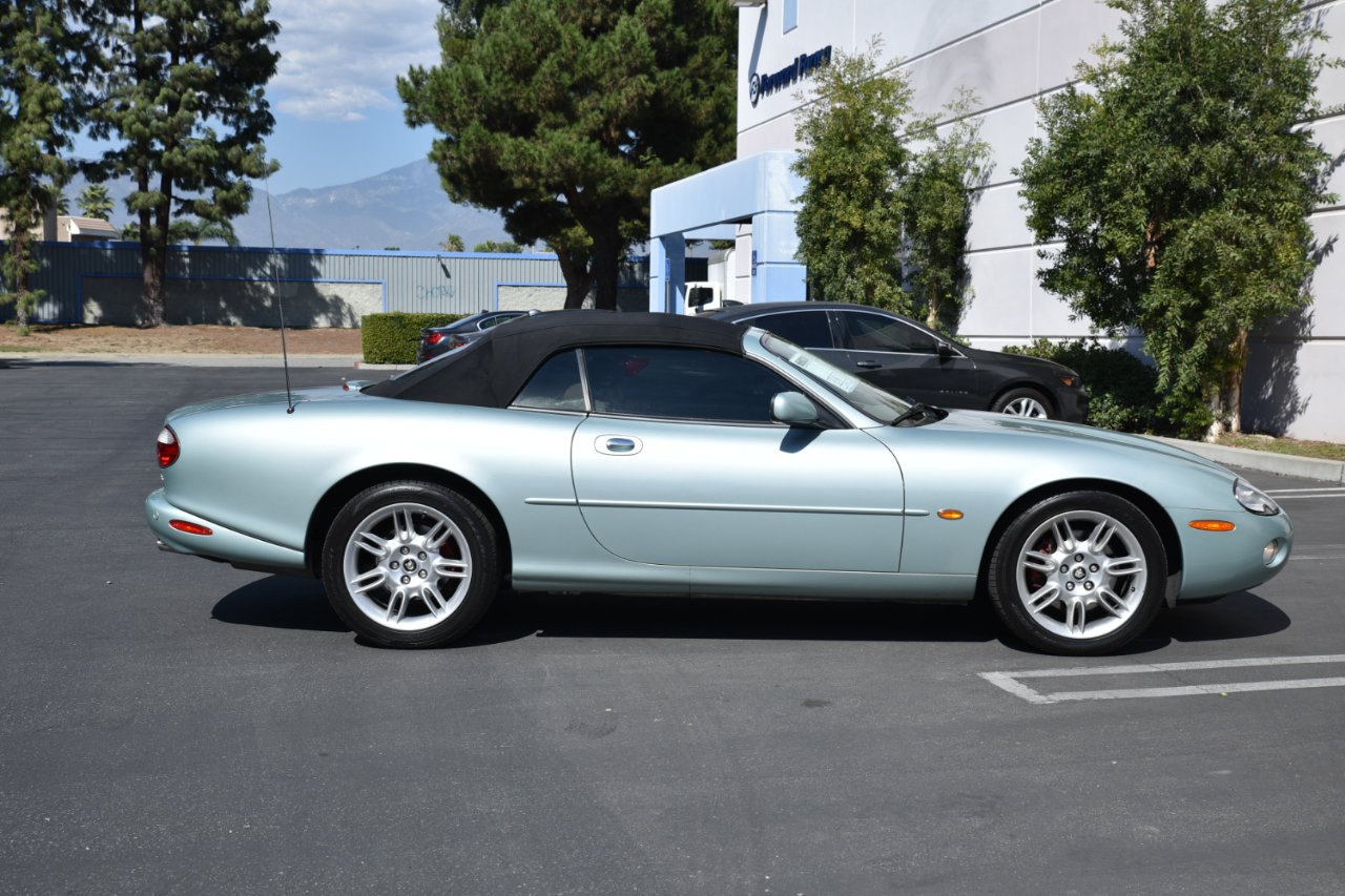 Used 2001 Jaguar XK8 Convertible image 33