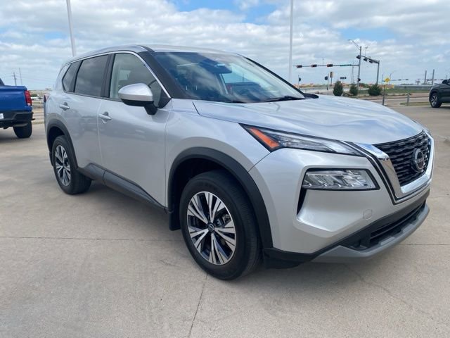 Used 2023 Nissan Rogue SV image 3