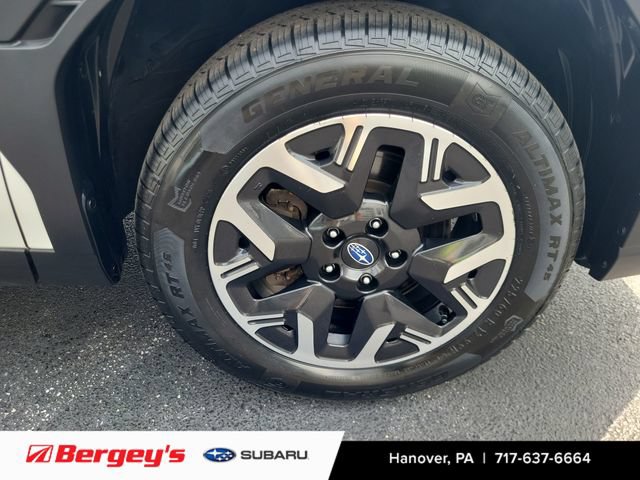 Certified 2025 Subaru Forester AWD/4WD image 21