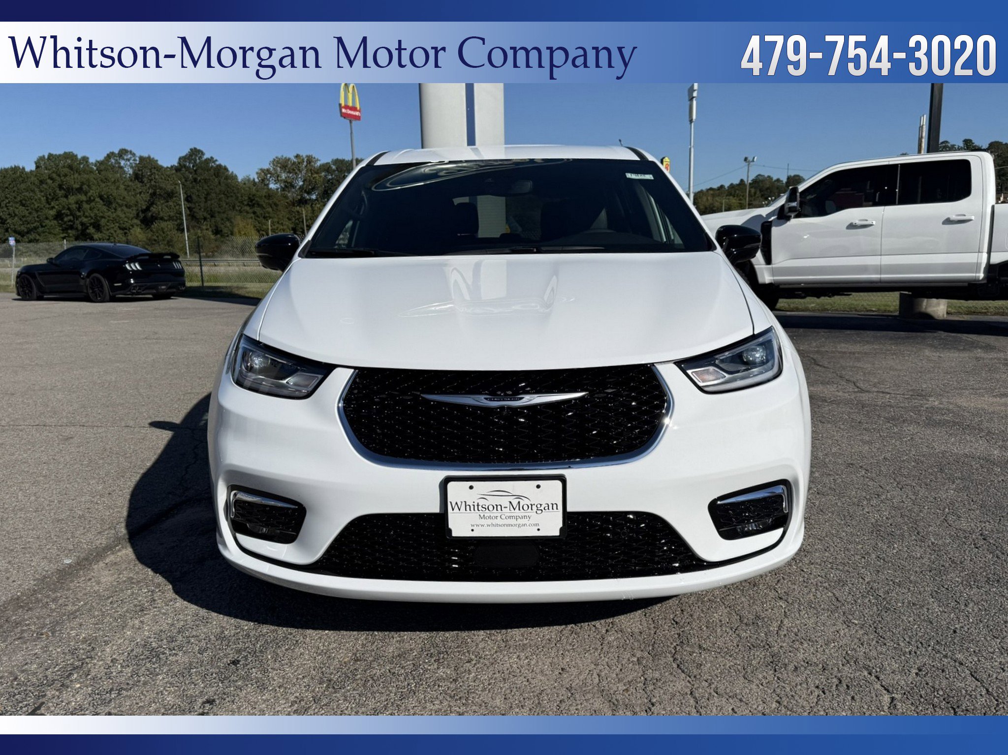 New 2026 Chrysler Pacifica Select image 3