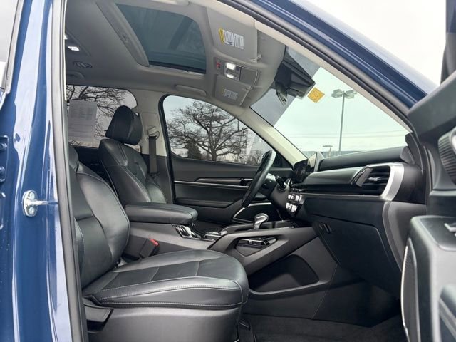 Used 2025 Kia Telluride S image 15
