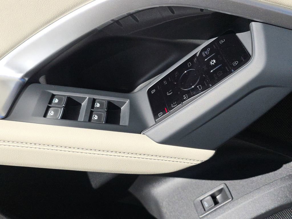 New 2025 Audi Q5 Prestige image 19