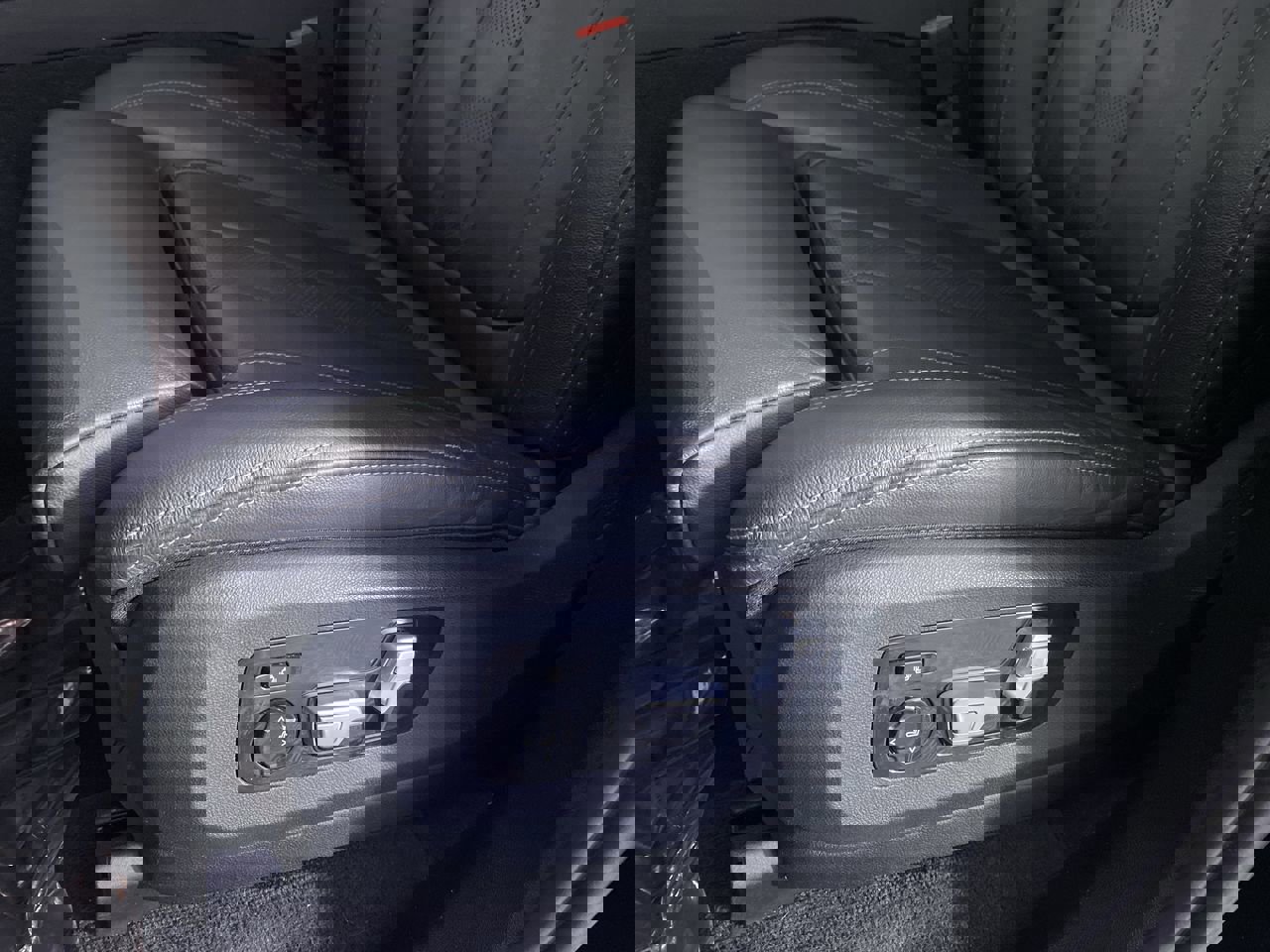 Used 2021 BMW X7 M50i w/ Executive Package image 10