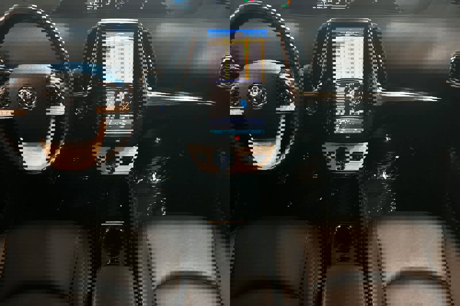 Used 2019 Toyota Prius Prime Advanced w/ Carpet Mat Package image 4