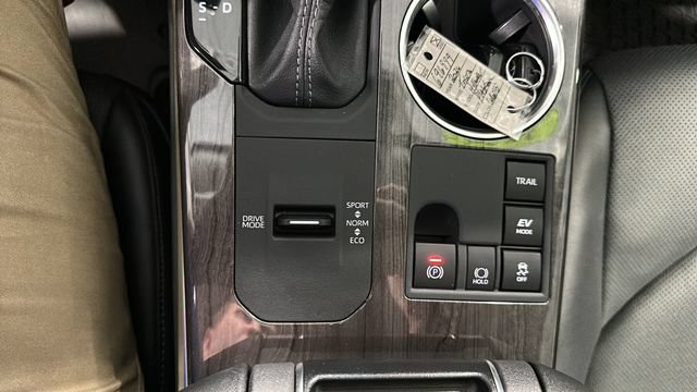 Used 2026 Toyota Highlander Platinum AWD/4WD image 26