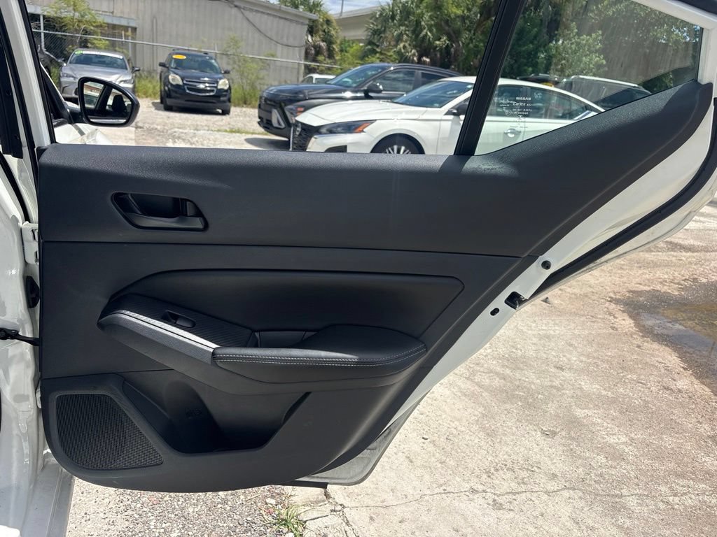Used 2025 Nissan Altima 2.5 SV FWD image 15