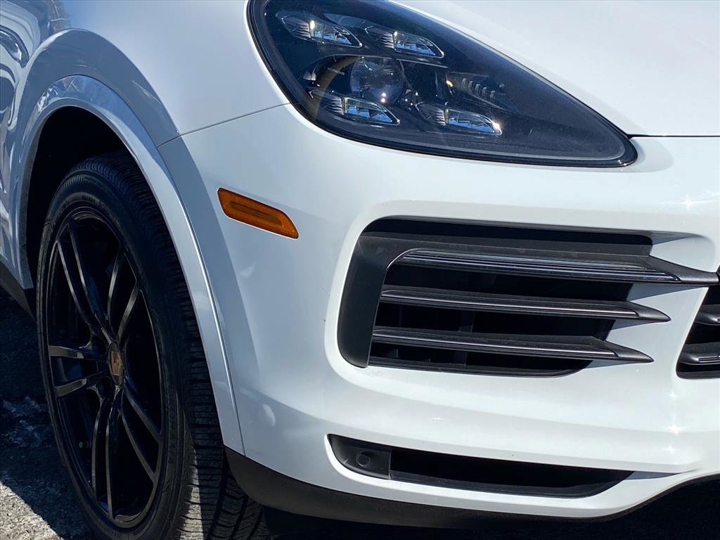 Used 2023 Porsche Cayenne Platinum Edition image 2