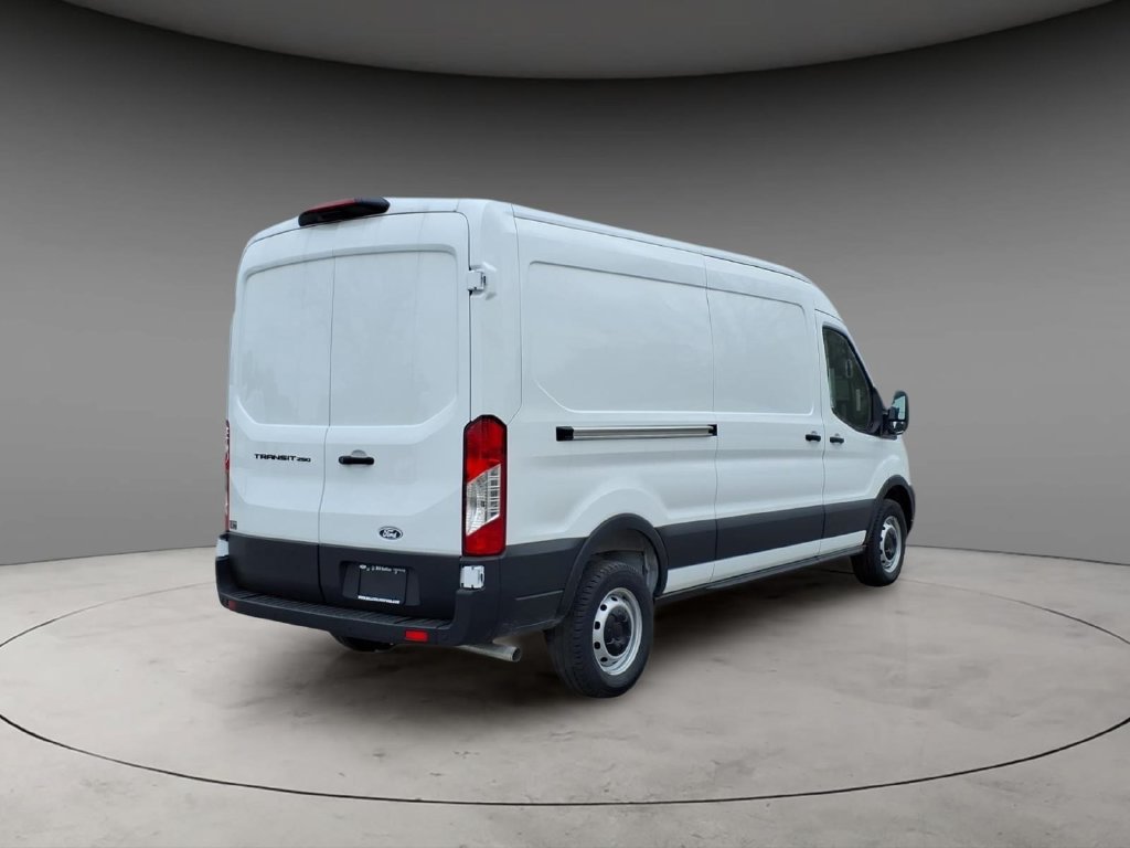New 2026 Ford Transit 250 148 Medium Roof RWD image 5
