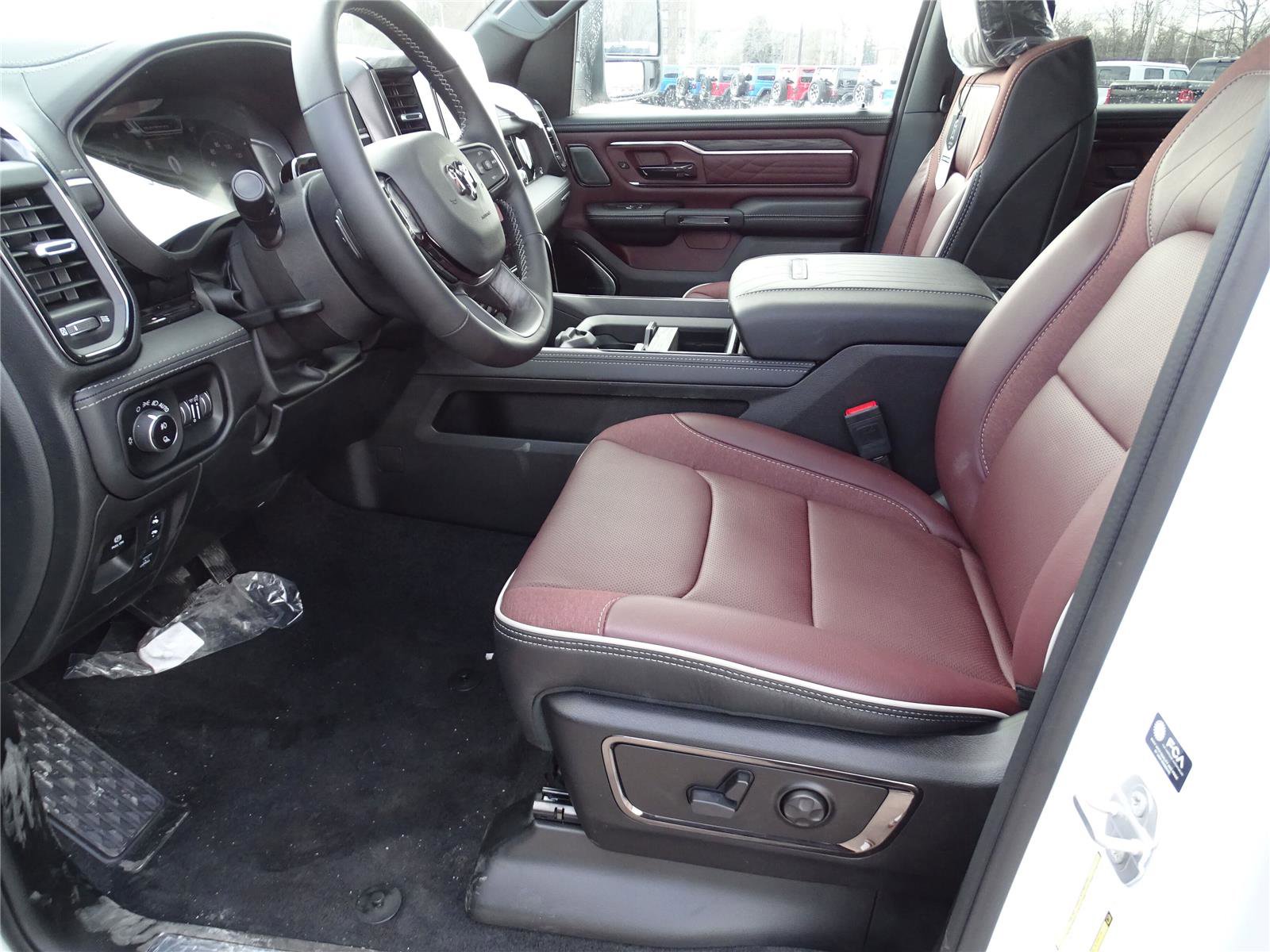 Used 2025 RAM 1500 Limited image 28