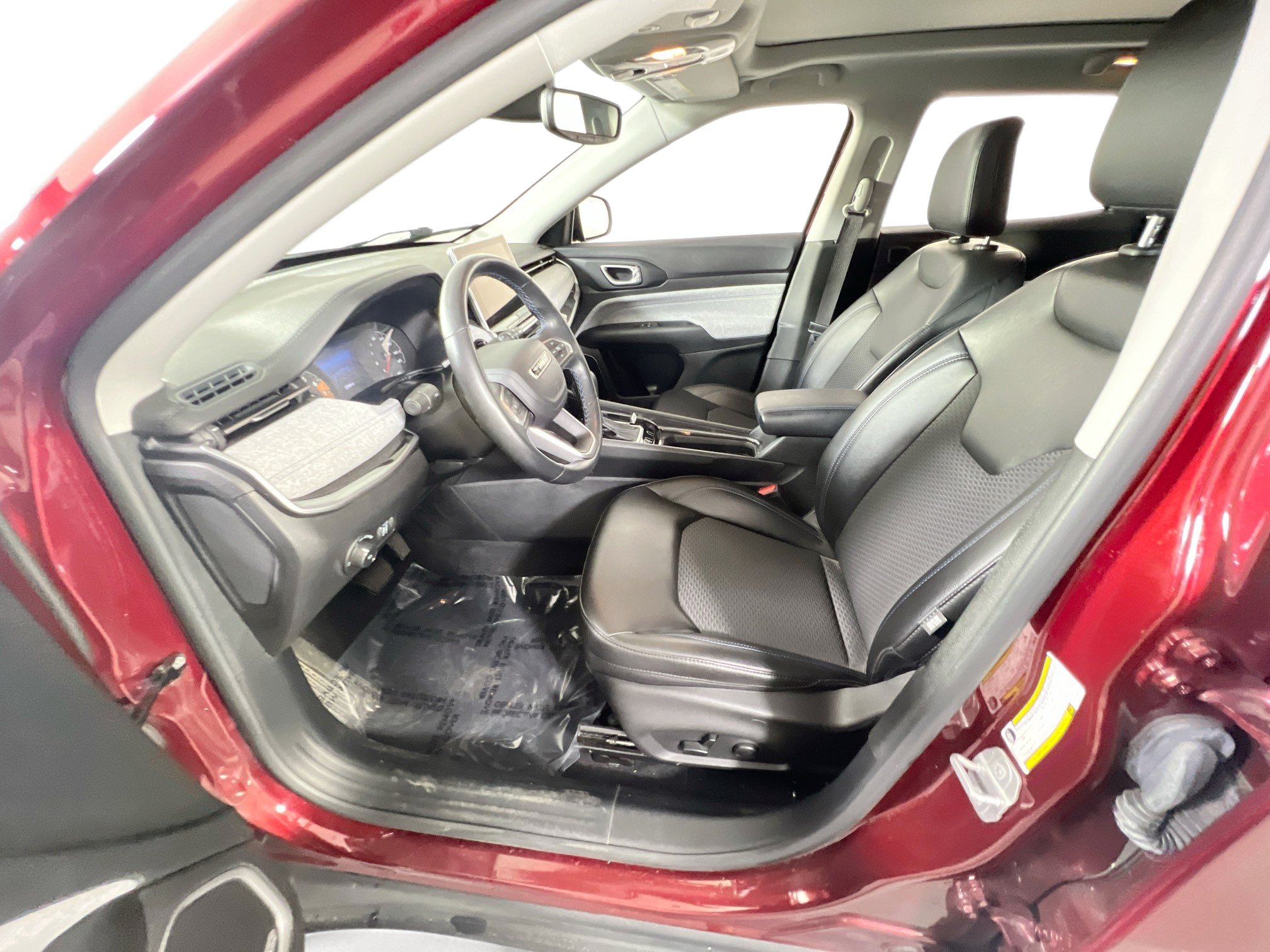 Used 2022 Jeep Compass Latitude w/ Sun and Sound Group AWD/4WD image 19