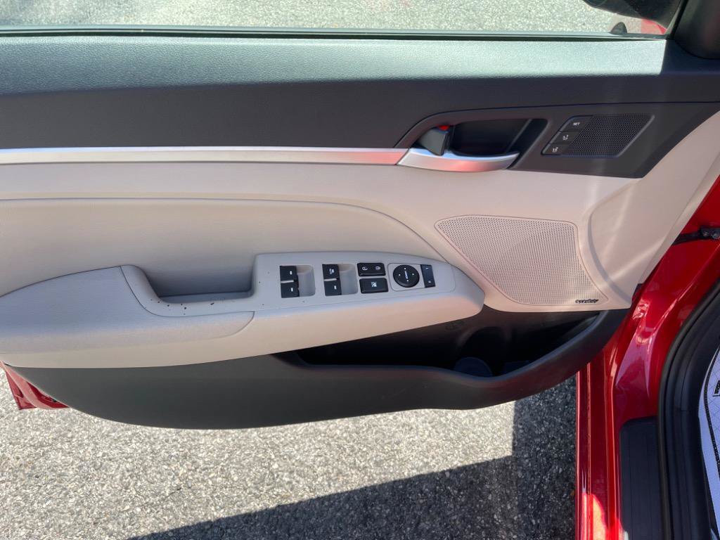 Used 2020 Hyundai Elantra Limited w/ Ultimate Package 03 FWD image 12