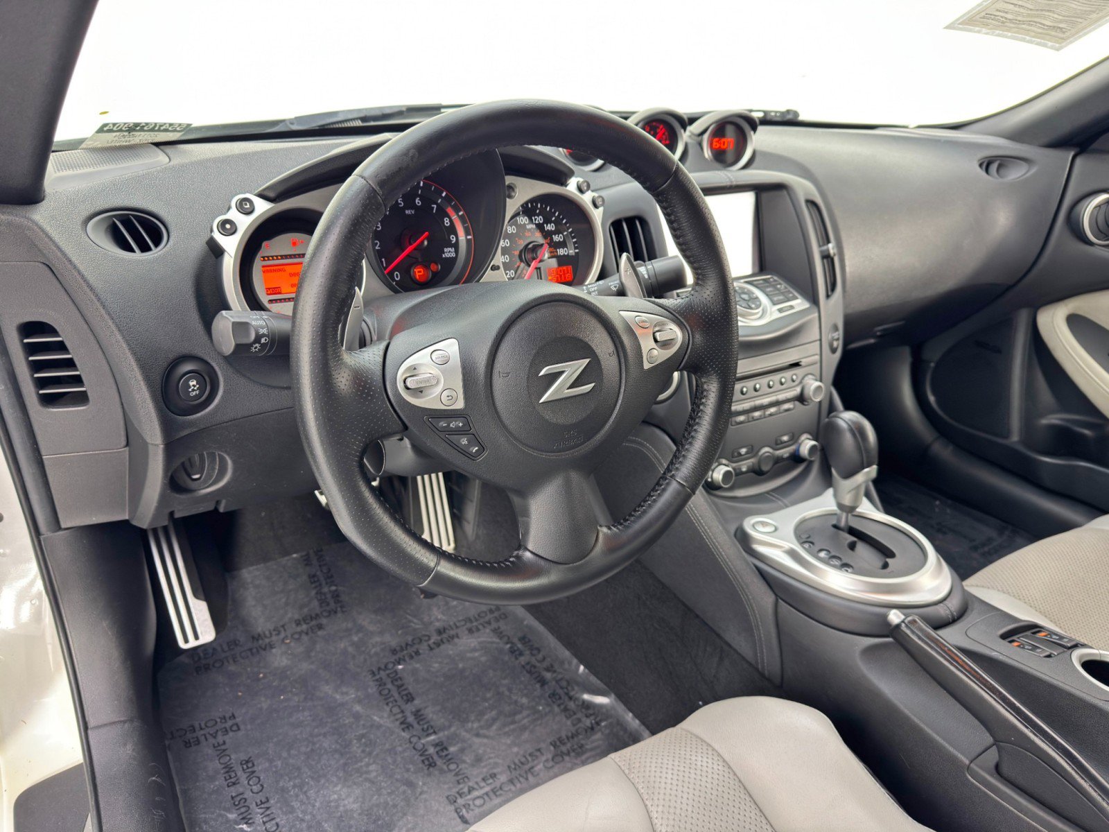 Used 2011 Nissan 370Z Touring image 12