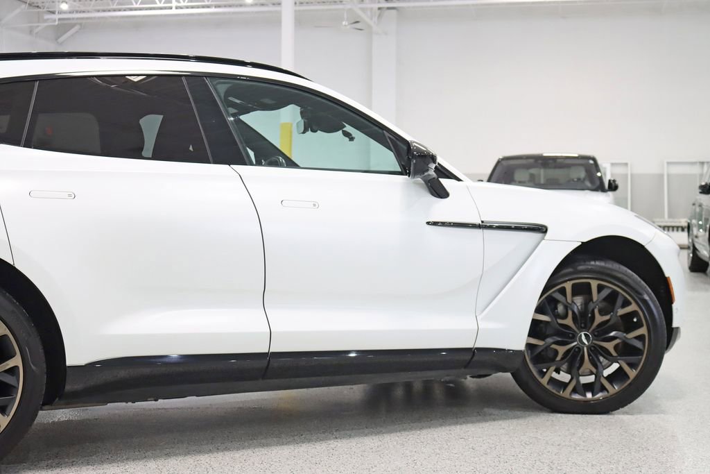 Used 2021 Aston Martin DBX AWD/4WD image 11