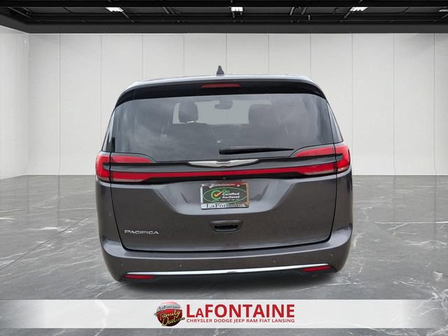 Certified 2023 Chrysler Pacifica Touring-L image 4