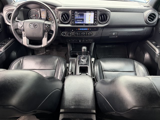 Used 2021 Toyota Tacoma TRD Sport w/ TRD Premium Sport Package AWD/4WD image 9