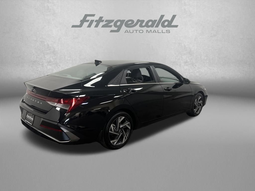 Used 2025 Hyundai Elantra SEL image 6