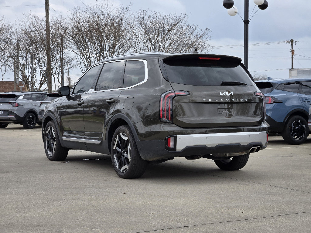Certified 2024 Kia Telluride EX image 3